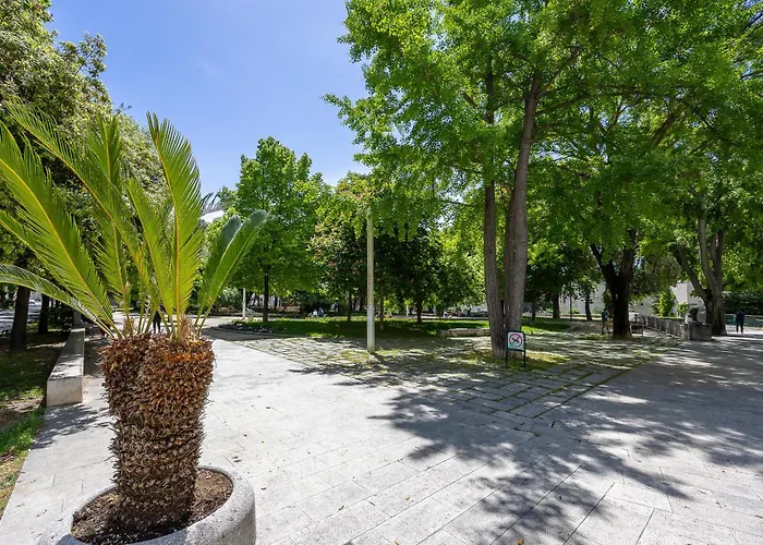 Iskra 2 Apartment Split