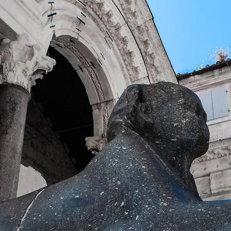 アパート Iskra 2 スプリト